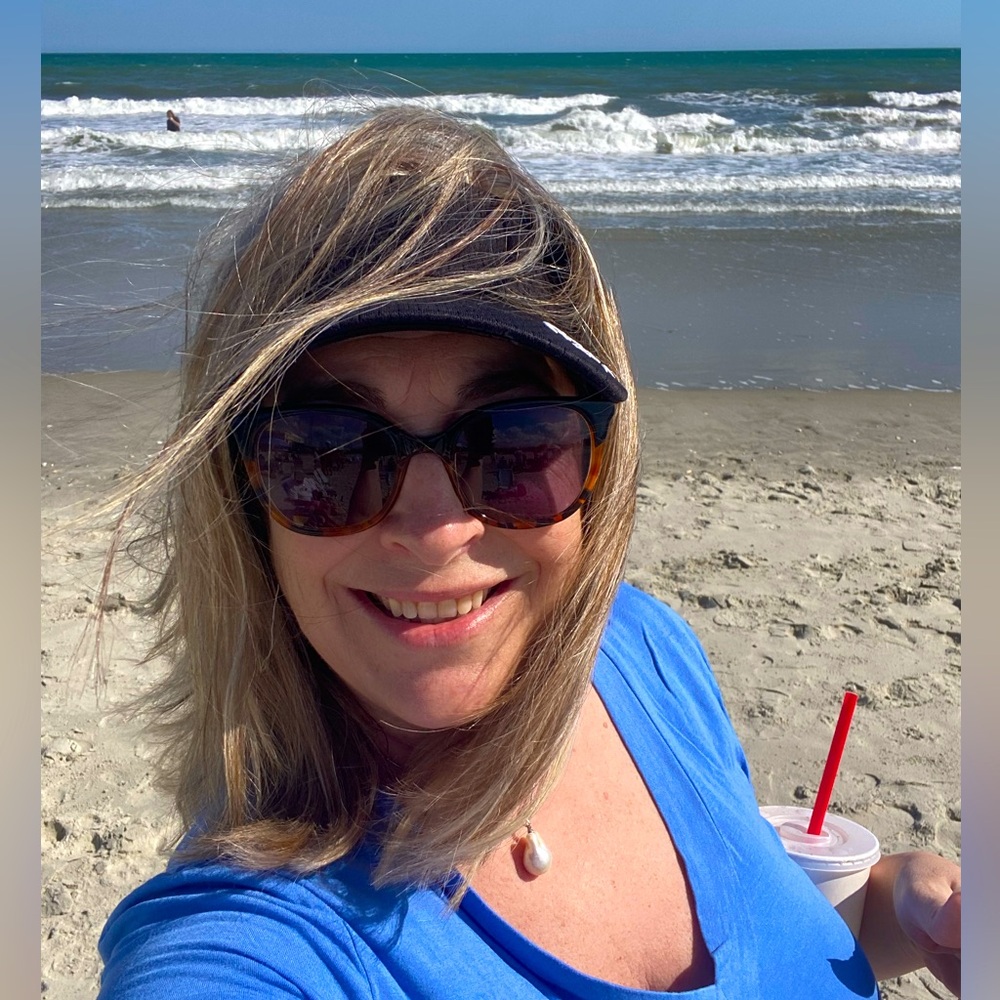 Meet your Posher, Lora